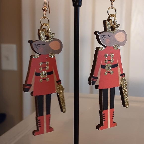 Hand Crafted Mouse King Pierced Earrings Red Nutcracker - Picture 2 of 2